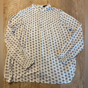 rxb blouse soft Jersey knit, button back collar, stretch cuffs. Size Small